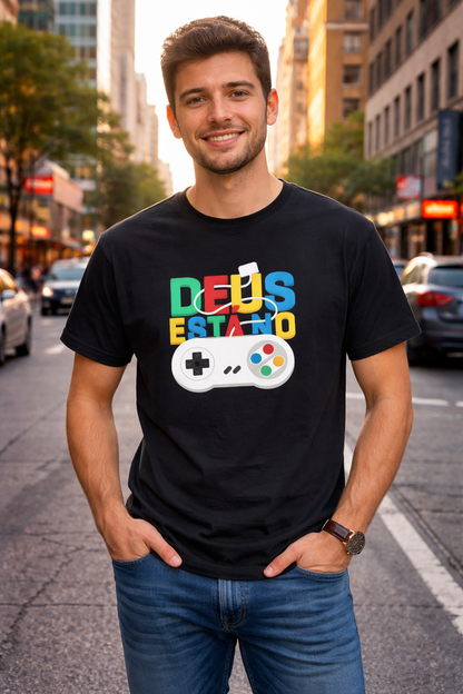 Deus está no Comando | Unisex T-shirt